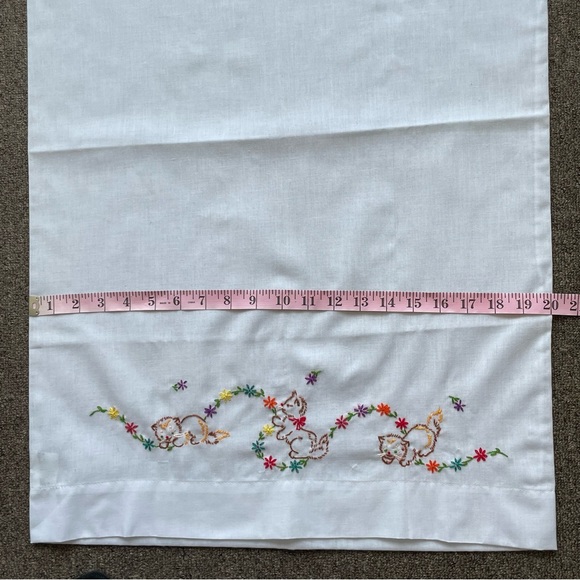 Vintage Dan River Dantrel Embroidered Cat Pillowcases - Picture 6 of 12